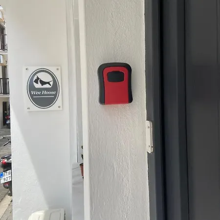 Daire Wee Hoose İskados