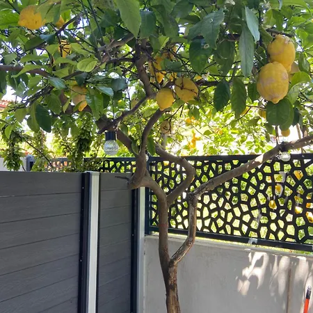 Wee Hoose * Skiathos Town