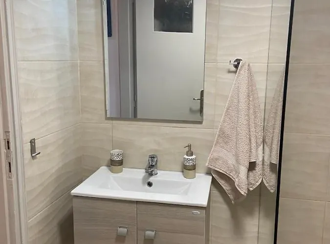 Wee Hoose Skiathos Town